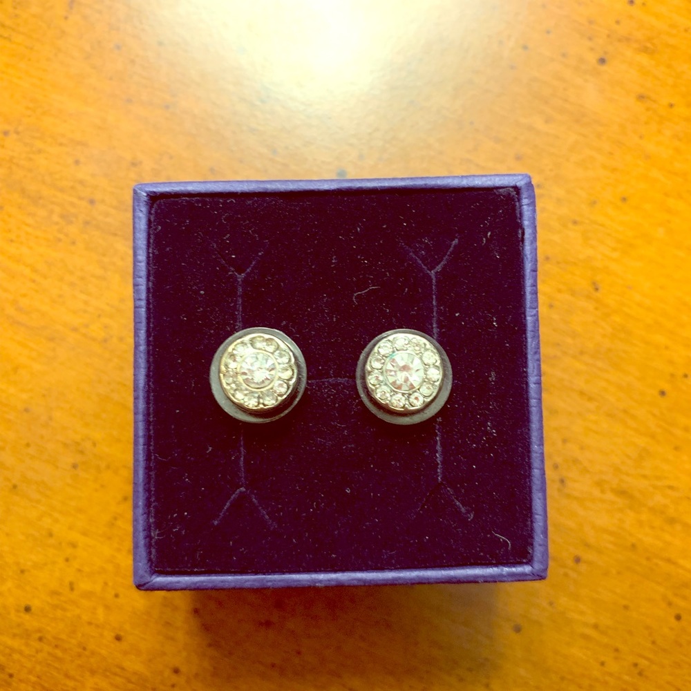 3 pairs of earrings!